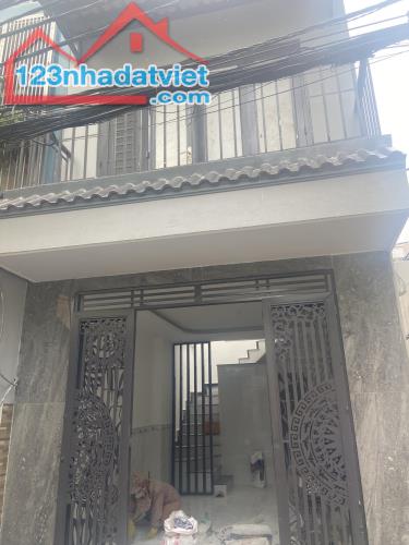 Nhà Quận 4, gần Nguyễn Tất Thành, 40 m2, Hỗ trợ vay bank, nhỉnh 4 tỷ có TL