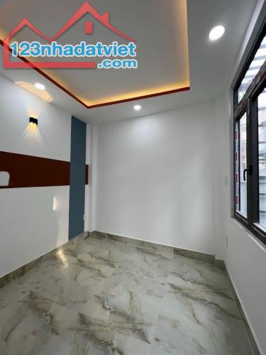 Nhà Quận 4, gần Nguyễn Tất Thành, 40 m2, Hỗ trợ vay bank, nhỉnh 4 tỷ có TL - 3