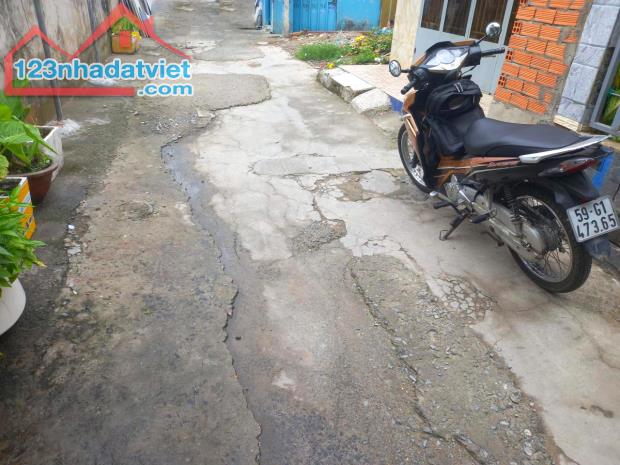 Nhà 2 MH Tân Thới Nhất 5 Q12, 68m2, 4.3x17m chỉ 3.x tỷ - 3