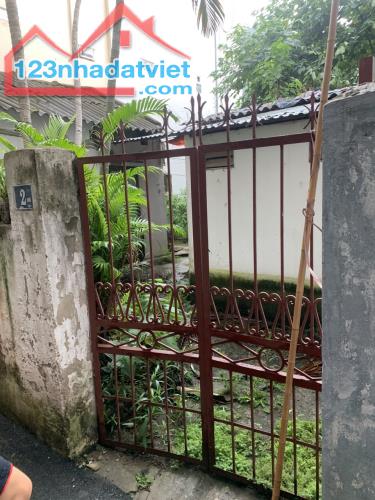 Cho thuê nhà vườn 180m2 bán đảo Quảng An ,Tây Hồ trong ngõ giá 13tr/1 tháng - 3