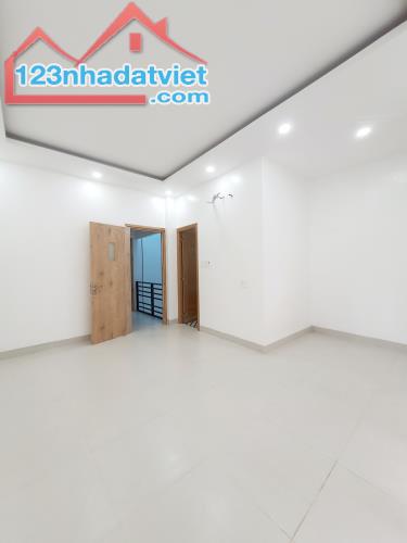 Bán nhà Hẻm 6m Hòa Hỏa - Nguyễn Tri Phương, ĐH Kinh Tế, 5.2x13.5m - 4 Tầng, 15.5 tỷ. - 4