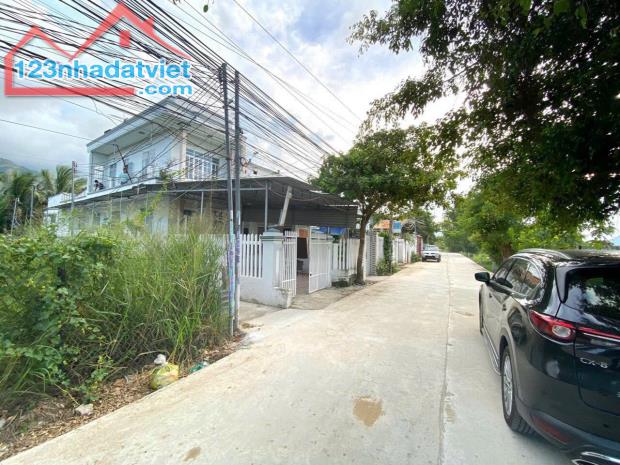 bán Nhà Diên An dt  222m2 Giá 3ty100  0976396883 Trần Yên Trinh