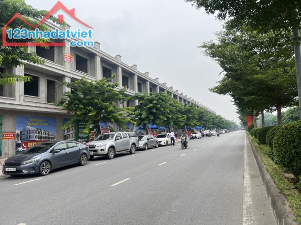 SHOPHOUSE ĐƯỜNG NGUYỄN VĂN CỪ- MẶT ĐƯỜNG 40 M- GIÁ CĐT - 1