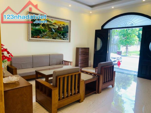 Cho thuê nguyên căn 5 phòng ngủ căn hộ tại Vinhomes Imperia, giá chỉ 30tr - 5