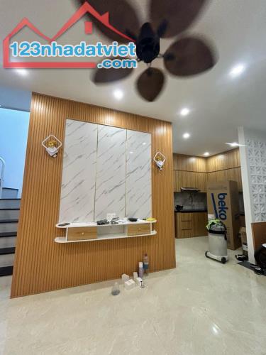 Bán Nhà Mới hẻm Định Cư DT:56,2m2 Giá bán: 3,5 tỷ  liên hệ: 0916961496 gặp Hải