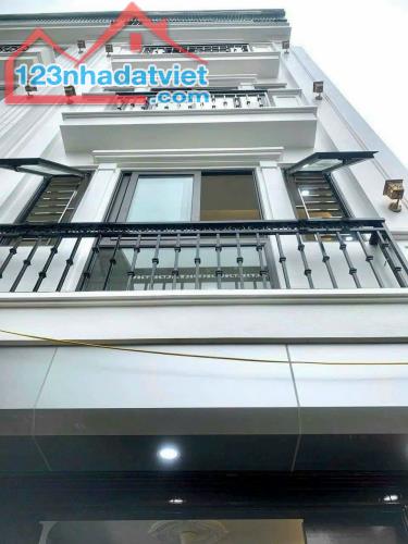 BÁN NHÀ XÂY MỚI PHỐ LỤA HÀ ĐÔNG DT 30M2, 5 TẦNG GIÁ 4,8 TỶ