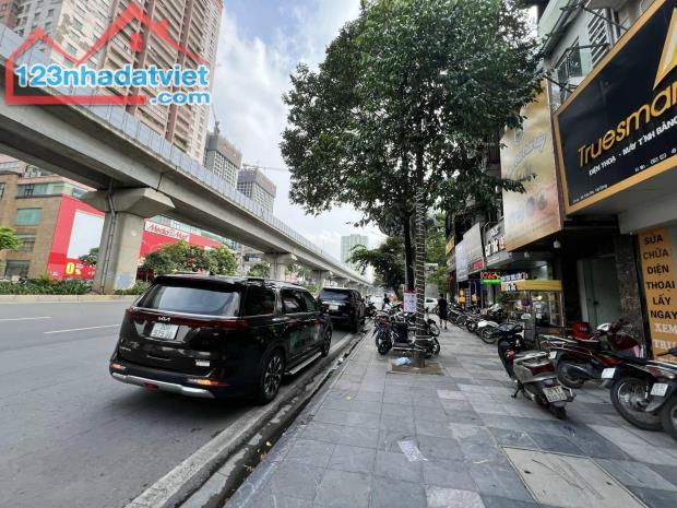 Nhà mặt phố Trần Phú-Hà Đông, vỉa hè mênh mang trước phố Ao Sen kinh doanh đỉnh cao
