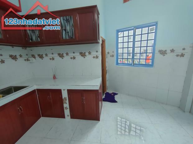 Bán nhà Bình Tân, đường Tỉnh Lộ 10, 64m2, hẻm xe hơi, nhỉnh 3 tỷ - 3