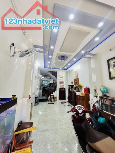 Bán nhà đường số 6, vỉ hè, đường thông, kinh doanh, 76m2, giá 13 tỷ 9.