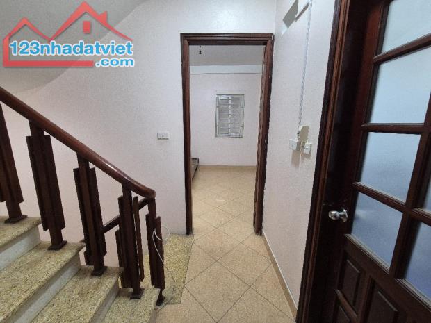 💥💥💥Bán Nhà Nguyễn Ngọc Vũ, Cầu Giấy, Phân Lô, Ôtô Đỗ Cổng, DT 35/42T2, 5 Tầng, Giá 9.x - 4