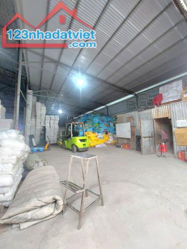 Cho thuê kho xưởng khu vực phường Lĩnh Nam, 320m, container ra vào, giá 85k/m - 3