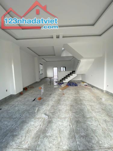 Bán nhà 1 trệt 1 lầu gần thị trấn Tân Hiệp 183m2 - 1