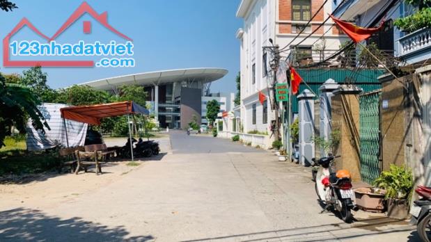 Bán đất Đản Dị, cạnh trường đảng, 3oto tránh, thông, 90m giá 6,x tỷ LH: 0936123469