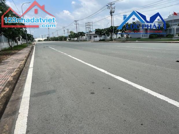 Cho thuê xưởng 5.000 m2 giá chỉ 200 triệu KCN Trảng Bom Đồng Nai - 3