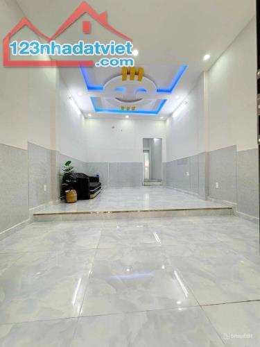 Nhà mới nở hậu 4.35m hẻm 769 Phạm Thế Hiển P4Q8