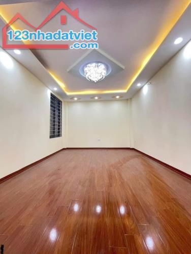 Bán Nhà mặt phố Đường Tựu Liệt, diện tích 38m² x 4 tầng - 1