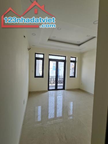 BÁN NHÀ HẺM XE HƠI LÊ VĂN VIỆT, HIỆP PHÚ,80M2,NỞ HẬU,NHỈNH 6 TỶ Ở NGAY HOẶC XÂY CHDV - 2