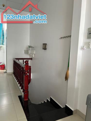 Bán nhà 2 tầng đường Nguyễn Thị Được (F3) sát đường số 28 VCN Phước Long, Nha Trang. - 2