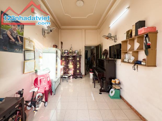 Cần bán gấp nhà hẻm xe tải 1 sẹc sát mặt tiền Cách Mạng Tháng Tám- Tân Bình 4 tầng, 9.x tỷ - 2