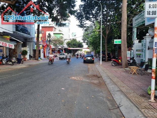 Bán đất 3 mặt tiền hẻm ô tô 8m đường Hoàng Hoa Thám, gần Thùy Vân , giá: 100 triệu (TL)