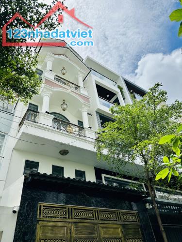 NHÀ QUỐC LỘ 13, HIỆP BÌNH PHƯỚC, 5 TẦNG, HẺM XE HƠI, CÓ SÂN ĐẬU OTO, CHỈ 9.5 TỶ.