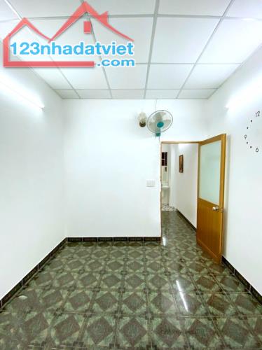 MẶT TIỀN HẺM 10M CÓ LỀ, NGAY CẦU 3/2 & THÀNH THÁI, QUẬN 10, KINH DOANH ĐA NGÀNH 24H 8 TỶ X - 3