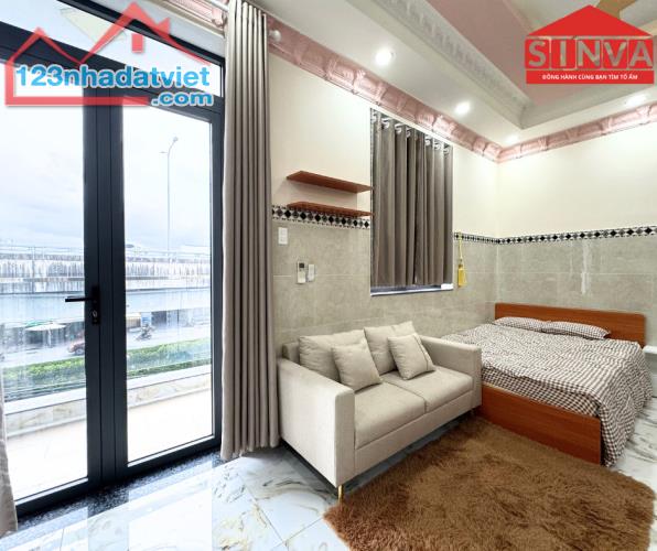 Cho thuê phòng đầy đủ nội thất, tiện nghi rộng rãi có ban công ở Huỳnh Tấn Phát, Quận 7 - 2