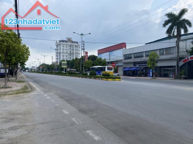 Bán + cho  thuê doanh nghiệp mặt đường Nguyễn Tất Thành Gần ngã tư T50.