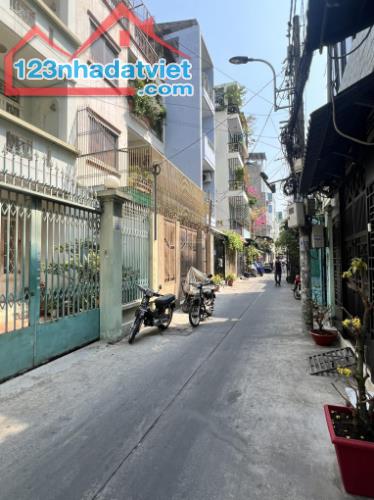 NHÀ QUẬN 10 NGAY ĐH KINH TẾ UEH, HẺM XE HƠI SÁT MẶT TIỀN, DÂN TRÍ, 45Mx3 3PN ĐẸP, 7 TỶ HƠN