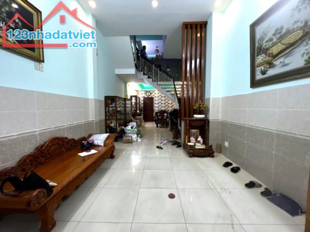 NHÀ QUẬN 10 NGAY ĐH KINH TẾ UEH, HẺM XE HƠI SÁT MẶT TIỀN, DÂN TRÍ, 45Mx3 3PN ĐẸP, 7 TỶ HƠN - 1