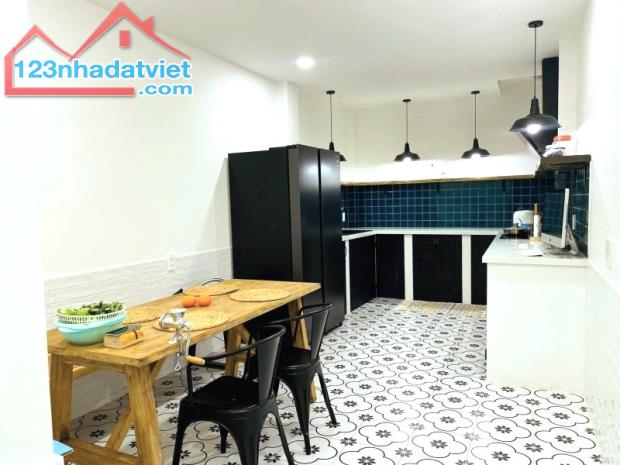 NHÀ QUẬN 1 NGAY CHỢ TÂN ĐINH, KHU VIP SÁT MẶT TIỀN, HẺM XE HƠI BÀN CỜ, 50Mx5 4PN, 8 TỶ X - 2
