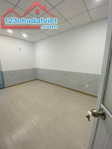 Bán nhà quận Gò Vấp, Nguyễn Văn Lượng, hẻm xe hơi đỗ cổng, 70m²(4.8 x 15m), hơn 4 tỷ. - 3