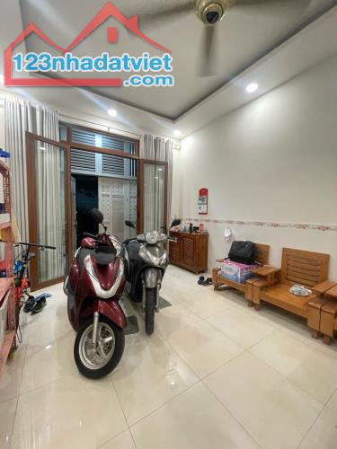 BÁN NHÀ MỚI ĐẸP Ở NGAY LÊ ĐÌNH THÁM, TÂN QUÝ, TẤN PHÚ, 60M2, NGANG 4M, NHỈNH 5 TỶ