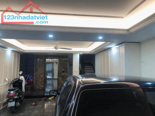 BÁN NHÀ LÔ GÓC 6T PHỐ NGUYÊN HỒNG, DT 60M, Ô TÔ VÒNG QUANH, KINH DOANH - 1