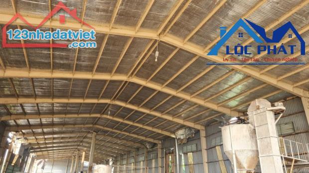 Bán nhà xưởng Đức Hòa Long An Mặt Tiền đường TL824 hơn 2,4ha giá 115 tỷ