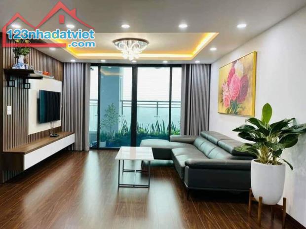 Bán nhà phố Nguyễn Khoái , gần bênh viện hữu nghị Việt-xô ,108 ...dt 45 m2 ,xây 5 tầng ,gi