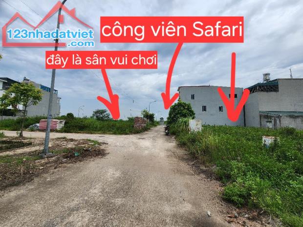 BÁN ĐẤT NGỌC ĐỘNG 80M2, MT5M, OTO TRÁNH - VỈA HÈ PHÂN LÔ - CÁCH CÔNG VIÊN SAFARI 300m