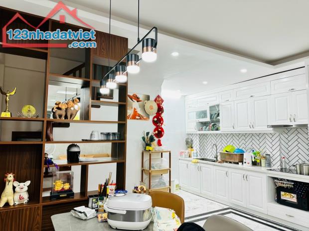 Bán nhà Đội Cấn 42m2, thông Phan Kế Bính, MT 5m, giá 6 tỷ 890tr - 2