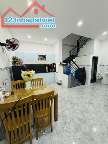 Bán nhà 3 tầng mới đẹp KĐT VCN Phước Long, sổ Hồng hoàn công 60m2 - 2