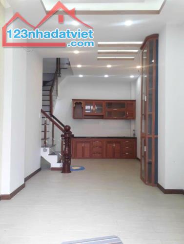 Nhà 2lầu/ST SHHC hẻm / Phạm Thế Hiển P5Q8 - 1