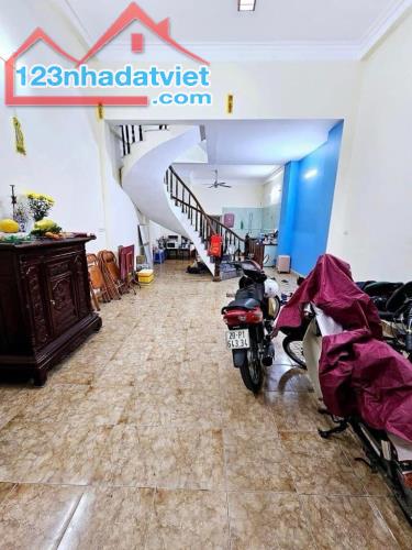 Bán nhà 3 tầng ngõ 205 Xuân đỉnh DT 65m2 MT 5m, nở hậu, 60m ra ngõ thông ô tô chỉ 7.8 tỷ