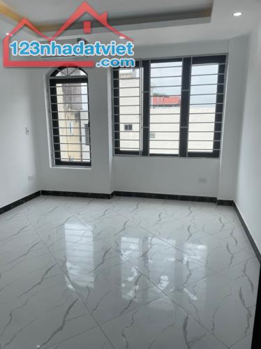 Nhà siêu đẹp phân lô cán bộ Thanh Trì 42m x 6 t ô tô tránh KD hiếm nhà bán 9.9 tỷ - 3