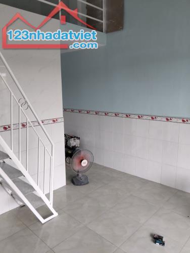 chính chủ gửi bán căn nhà ngay Tân Vạn 670tr/ 50m2 nhà gác lửng - 5