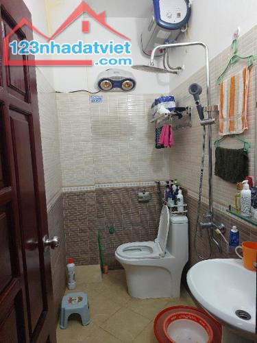 NHÀ ĐẸP Ở NGAY - TẶNG FULL NỘI THẤT - NGÕ THOÁNG SẠCH , 35M, 4 TẦNG, 5.7 TỶ.LH 0984823023 - 1