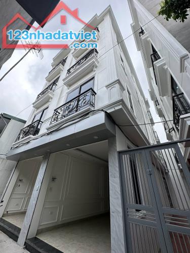 Nhà đẹp giá sốc chỉ 2,5 tỷ có ngay nhà 3*Tầng  DT  47m2 . ô tô đỗ cửa  15p ra KDT đô nghĩa