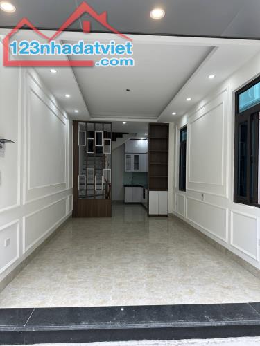 Nhà đẹp giá sốc chỉ 2,5 tỷ có ngay nhà 3*Tầng  DT  47m2 . ô tô đỗ cửa  15p ra KDT đô nghĩa - 2