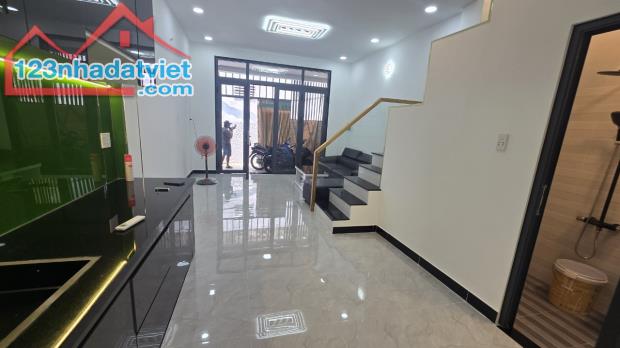 Bán nhà mới cực đẹp đường Trần Phú, Phường 4, Quận 5 diện tích 53m2 giá 5,89 tỷ. - 1