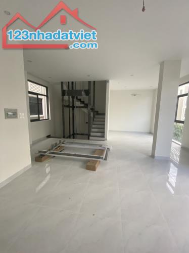 HÀNG CHO THUÊ TẠI VINHOMES GRAND PARK MỚI NHẤT-0903257578 - 1