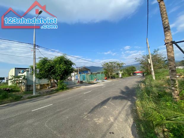 Bán đất Biệt Thự đường Nguyễn Đình Hoàn Khu Habour Ville Dt 220m2 giá 8ty8 có thương lượng