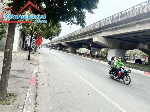 Bán Gấp! Lô Đất Siêu Hiếm Mặt Phố Hoàng Liệt, Quận Hoàng Mai, 194m x C4, Mt 7.2M. Giá hơn - 1